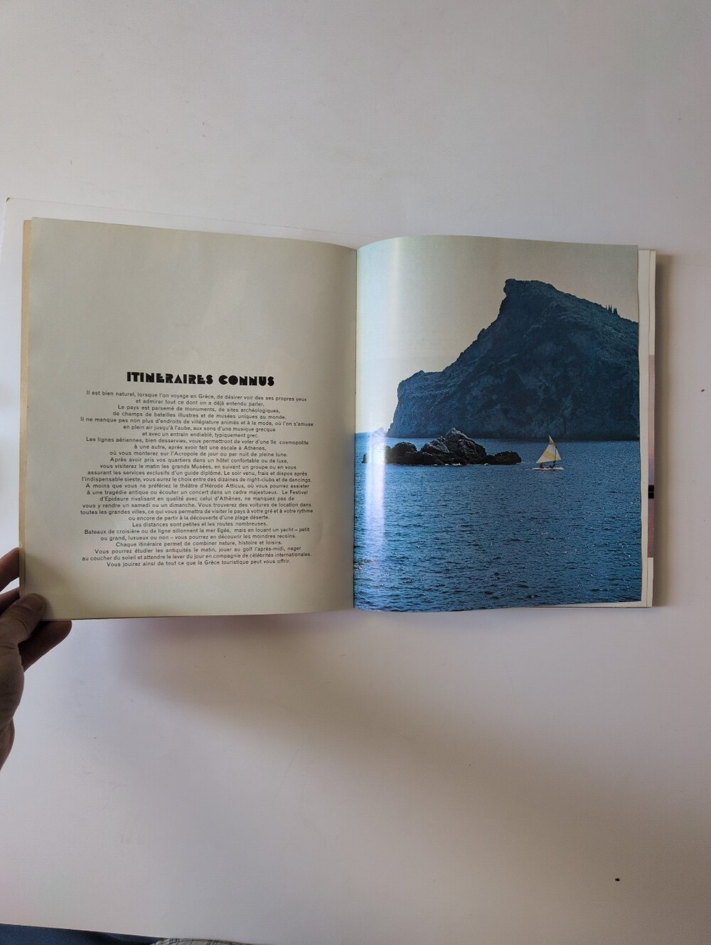 "Grece" - 1977 Greek Tourism Book (French language) - Picture 11 of 16